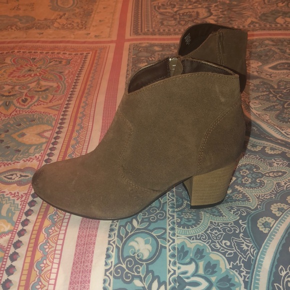 Brown booties - Picture 3 of 4